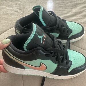 Nike Black and Mint Athletic Shoes